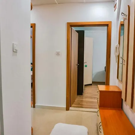 Bella Vista Apartment *
